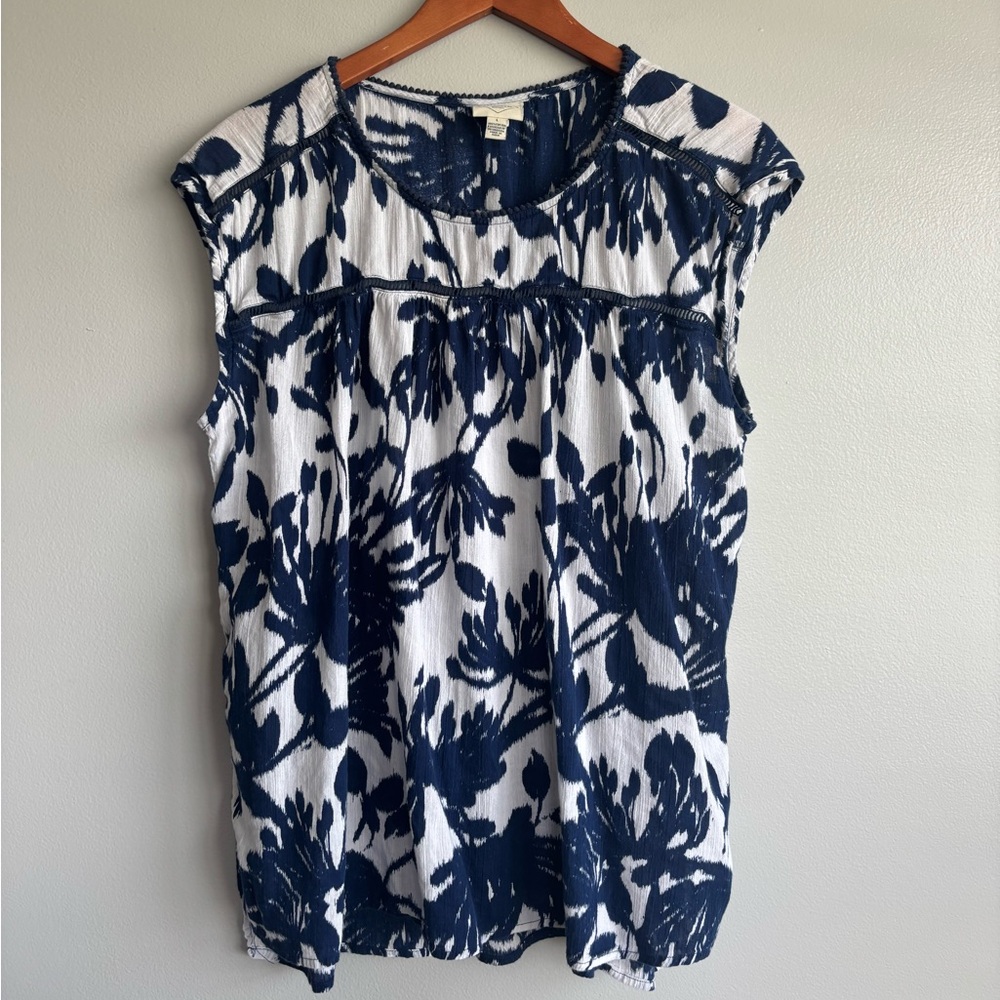 St. John's Bay Navy and White Floral Tank Top